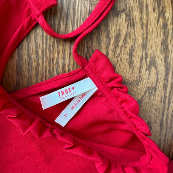 Red top Size L - Picture 2 of 2